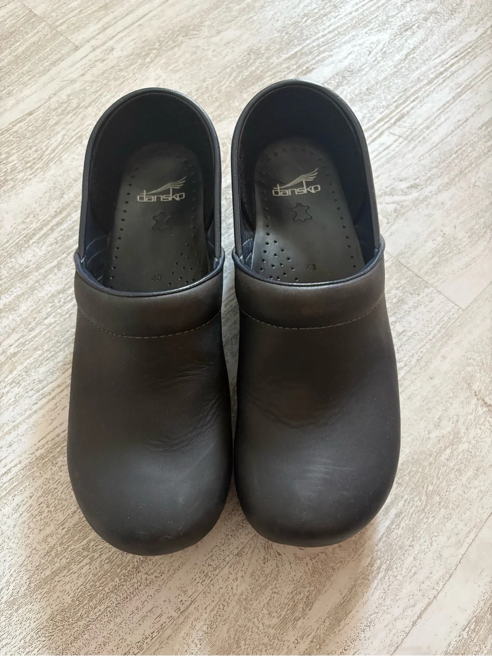 Dansko Men’s Professional Black Oiled Clogs